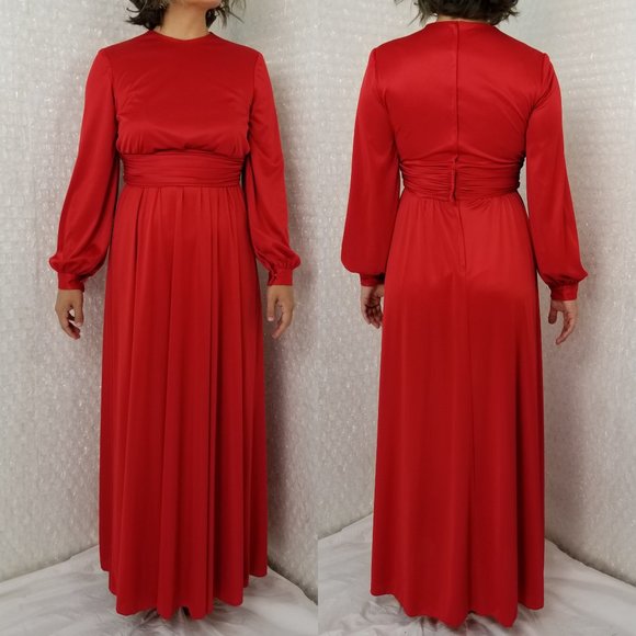 SOLD🌈1970s red polyester vampire maxi dress - Picture 2 of 7